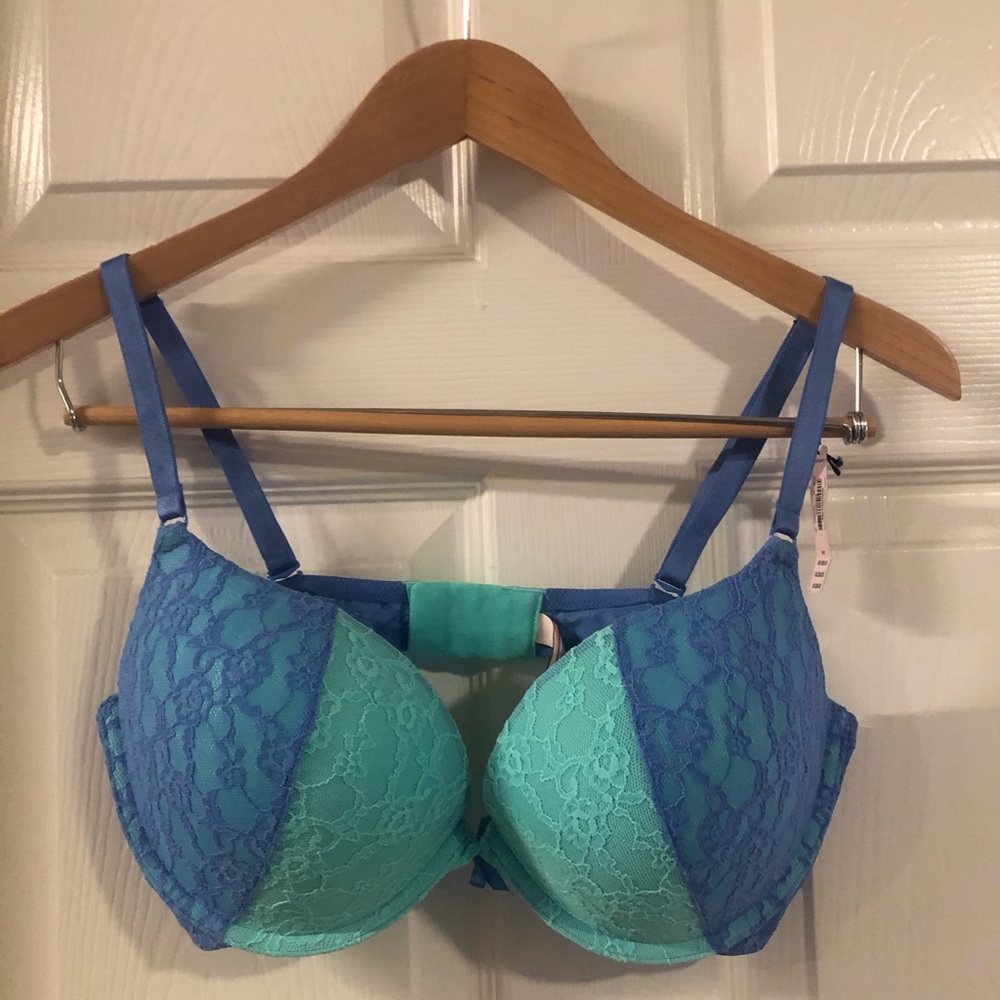 NWT Victoria’s Secret Lace Bra